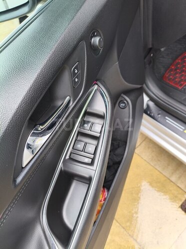 Chevrolet Cruze-12