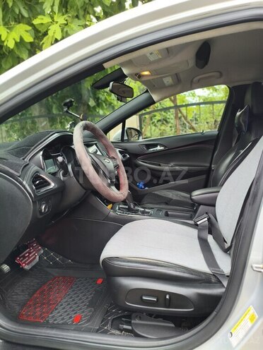 Chevrolet Cruze-13