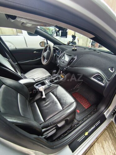 Chevrolet Cruze-16