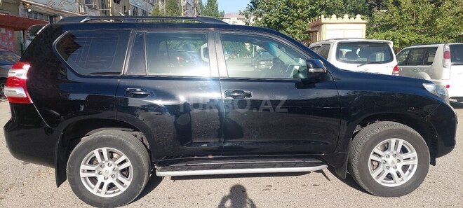 Toyota Land Cruiser Prado-4