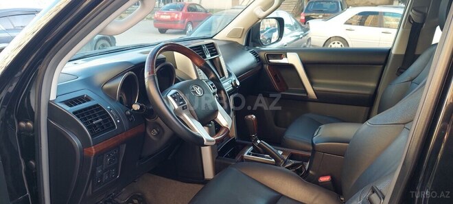 Toyota Land Cruiser Prado-5