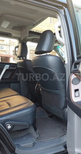 Toyota Land Cruiser Prado-8