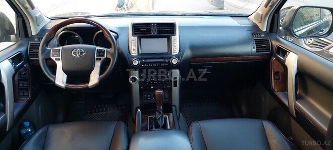 Toyota Land Cruiser Prado-11
