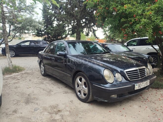 Mercedes E 270-6