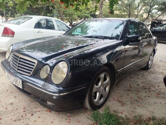 Mercedes E 270-7