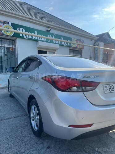 Hyundai Avante-7