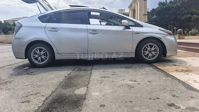 Toyota Prius-2