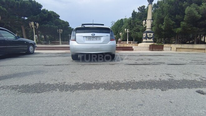 Toyota Prius-6
