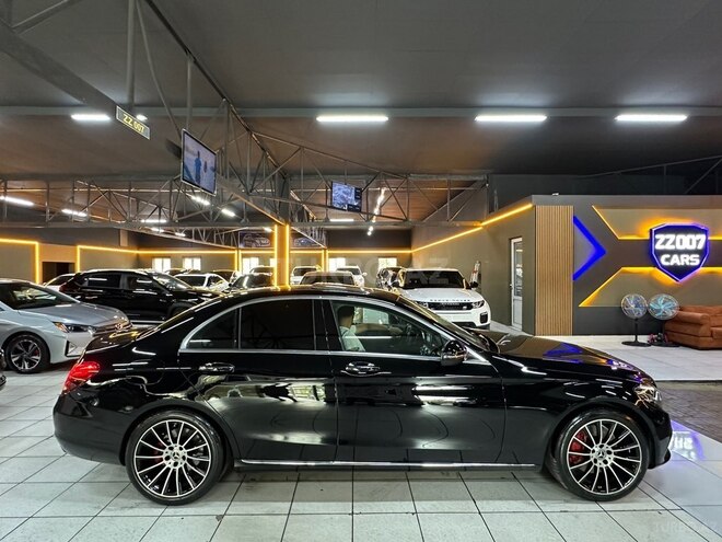 Mercedes C 300-11