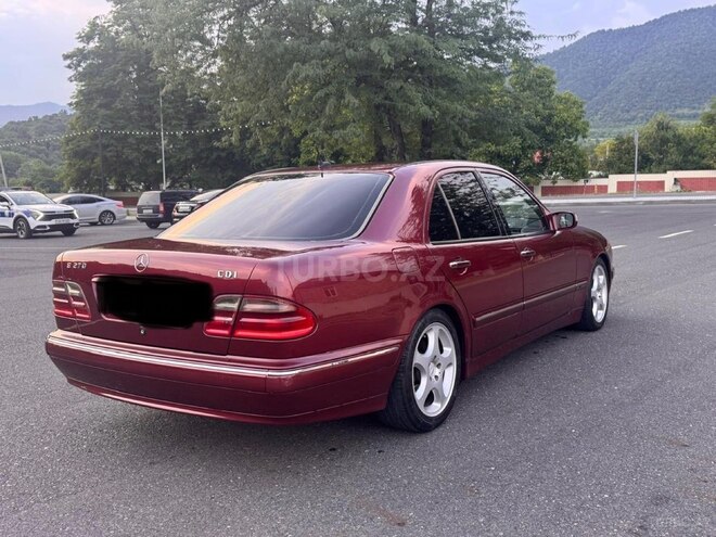 Mercedes E 220-10
