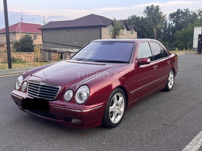 Mercedes E 220-12