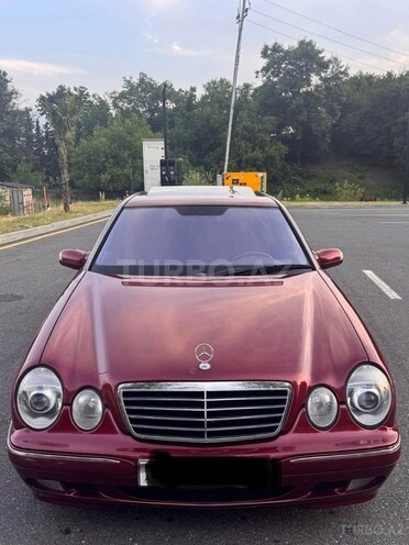 Mercedes E 220-1