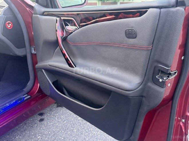 Mercedes E 220-5