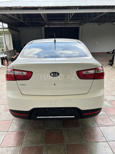 Kia Rio-2