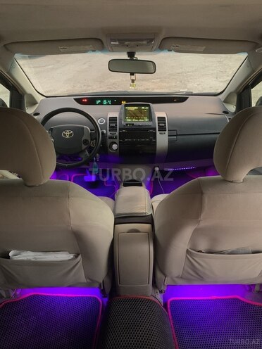 Toyota Prius-13
