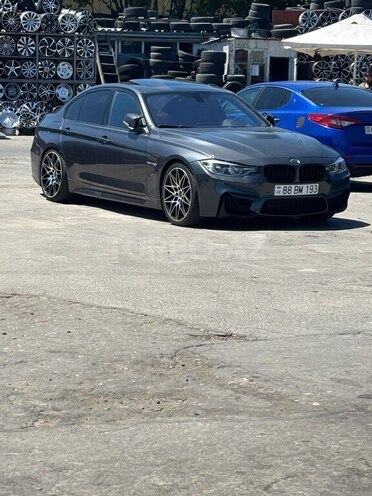 BMW 330-2
