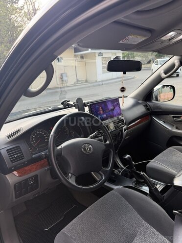 Toyota Land Cruiser Prado-8
