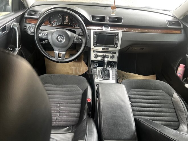 Volkswagen Passat-5