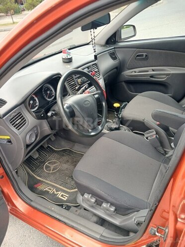 Kia Rio-5