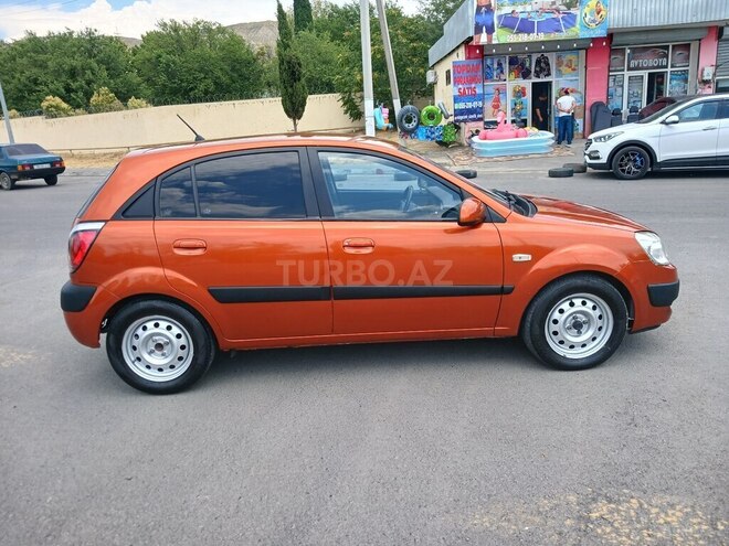 Kia Rio-12