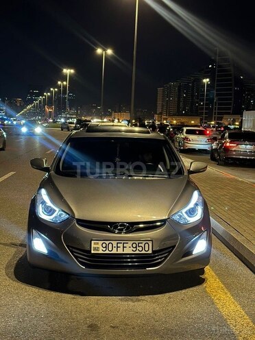 Hyundai Elantra-3