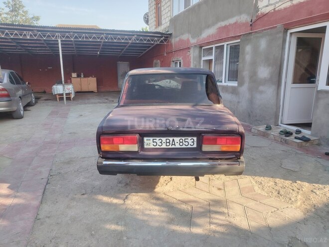 LADA (VAZ) 2107-2