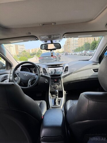 Hyundai Elantra-6