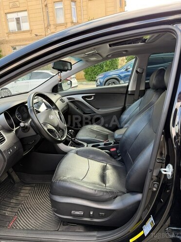 Hyundai Elantra-7