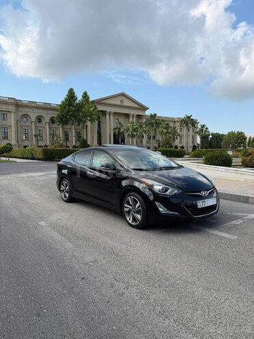 Hyundai Elantra-3