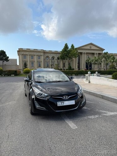 Hyundai Elantra-1