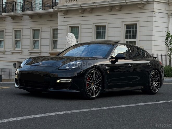 Porsche Panamera GTS-2