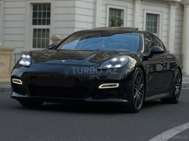 Porsche Panamera GTS-11