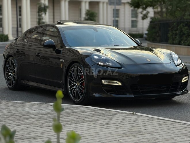 Porsche Panamera GTS-3