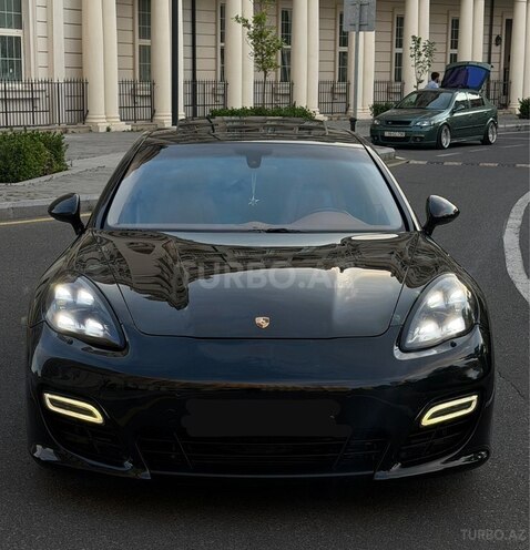 Porsche Panamera GTS-1