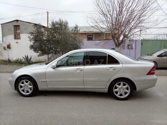 Mercedes C 240-11