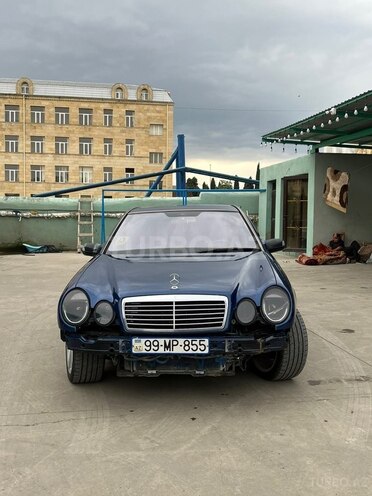 Mercedes E 320-2