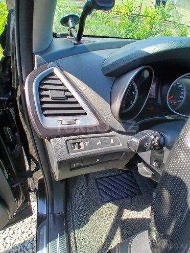 Hyundai Santa Fe-15