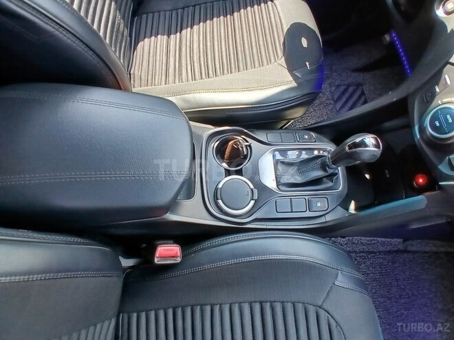 Hyundai Santa Fe-21