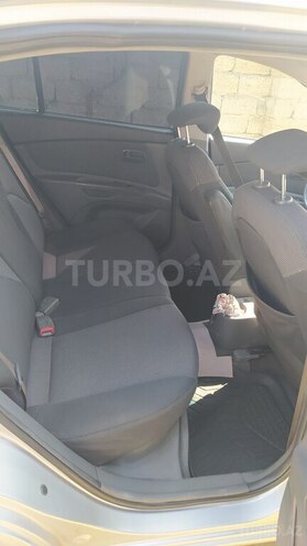 Kia Rio-5