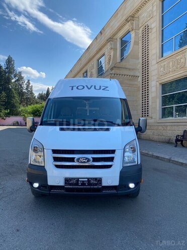 Ford Transit-1