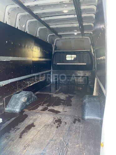 Ford Transit-7