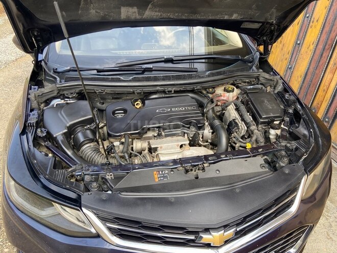 Chevrolet Cruze-12