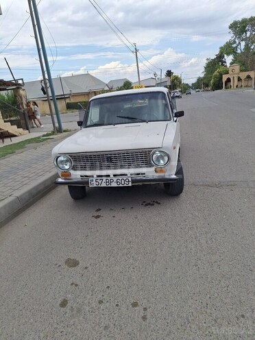 LADA (VAZ) 21011-1