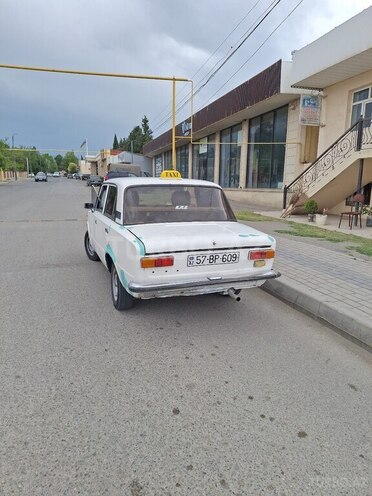 LADA (VAZ) 21011-2