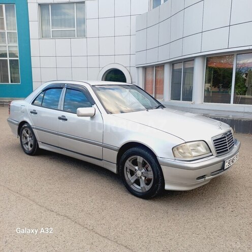 Mercedes C 200-8
