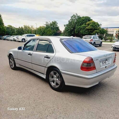 Mercedes C 200-12