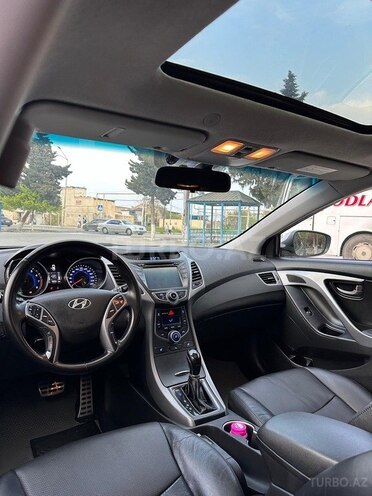 Hyundai Elantra-5