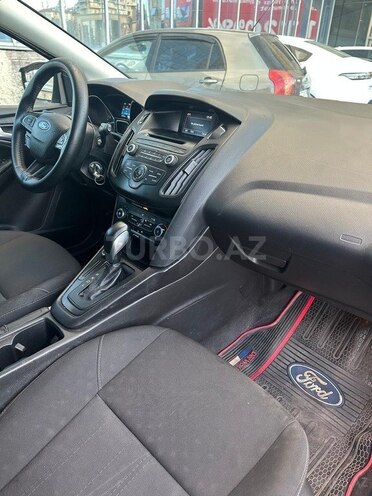 Ford Focus-8