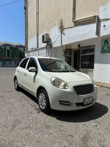 Nissan March-2