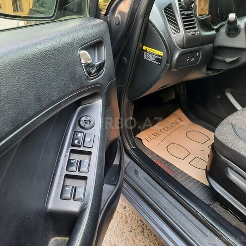 Kia Forte-11